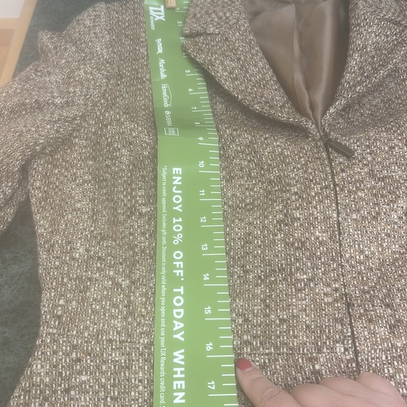 Textured blazer with zipper. - Picture 7 of 7